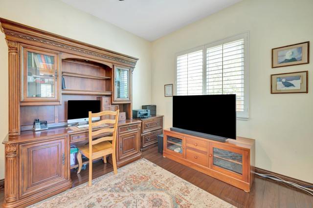10659 Paseo Allegria Ave, San Diego CA: https://media.crmls.org/mediaz/2c7dff91-ce6a-49b1-8c4d-f30cc55214f9.jpg
