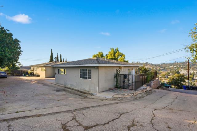 6431 37 Madrone Ave, San Diego CA: https://media.crmls.org/mediaz/2c7e60a9-b494-4996-a42d-0c44e3f7a145.jpg