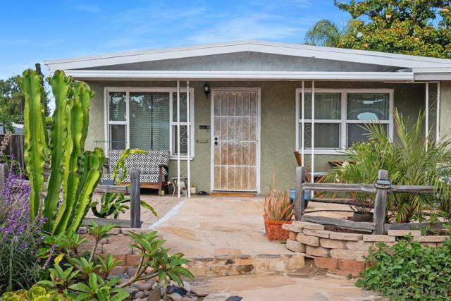 3861 Demus St, San Diego CA: https://media.crmls.org/mediaz/2c7ec47d-3326-47f7-8663-84c0aece687a.jpg