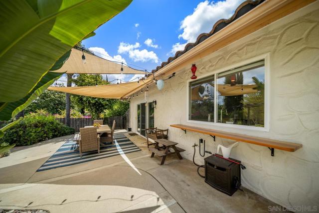 1654 Palomino Ln, Escondido CA: https://media.crmls.org/mediaz/2c7f1da6-ee4c-4c4c-8413-b6cf5d9b4e4b.jpg