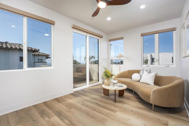 Image 30 of 75 For 4593 Coronado Ave