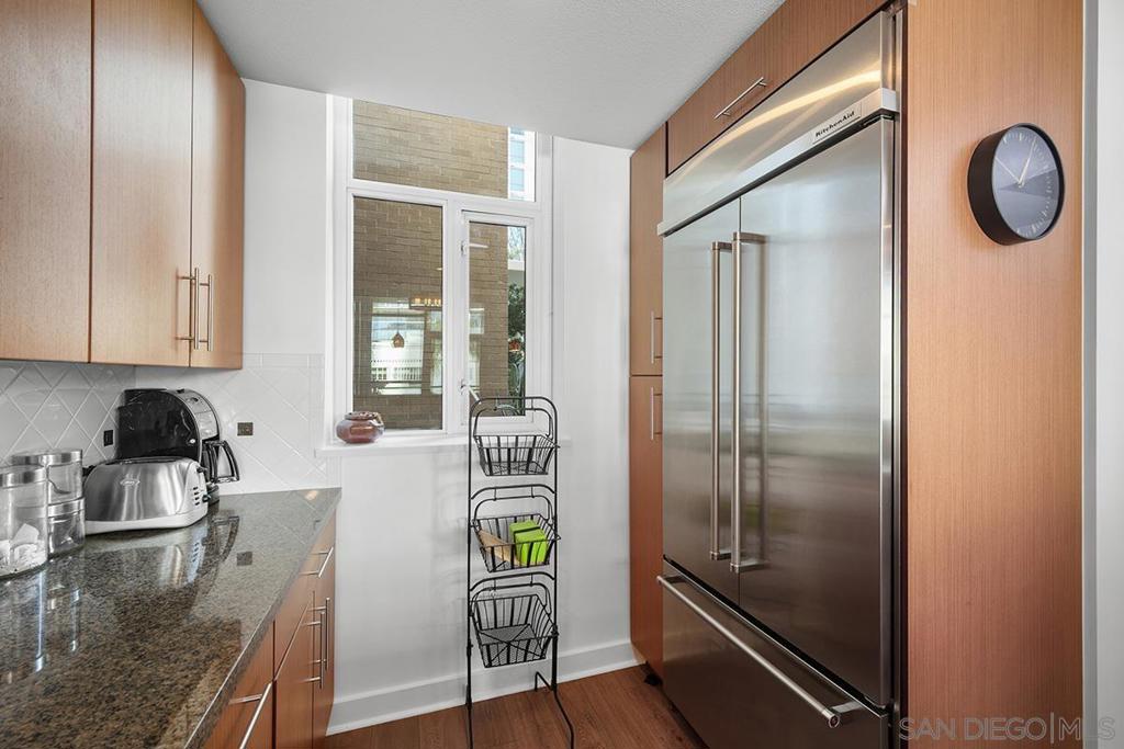 325 7th Ave - photo 18