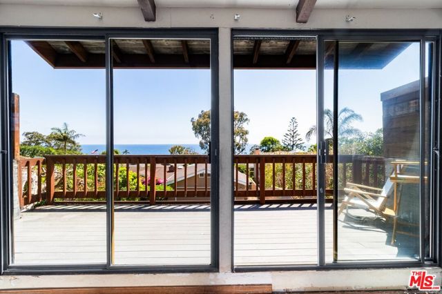 11 S Callecita, Laguna Beach CA: https://media.crmls.org/mediaz/2c8178d7-0e31-4ad7-b4d6-d6a2c41df3ac.jpg