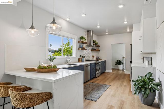 617 59th St, Oakland CA: https://media.crmls.org/mediaz/2c81790a-1496-4bf2-8adc-9d8e77c4d2c3.jpg