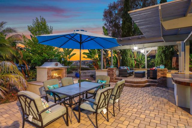 6911 Goldstone Rd, Carlsbad CA: https://media.crmls.org/mediaz/2c81b0b6-5924-4938-9d1a-e2fddd4e5774.jpg