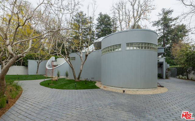 720 Brooktree Road, Los Angeles CA: https://media.crmls.org/mediaz/2c81b928-b2ef-4229-8ffb-829d95f73c1f.jpg