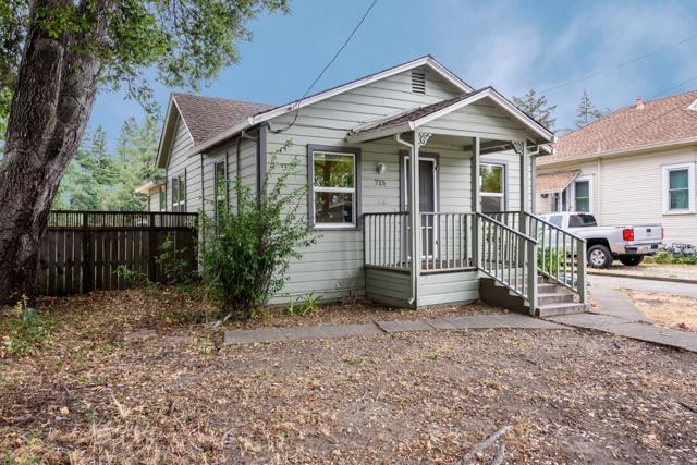 715 Tupper Street, Santa Rosa CA: https://media.crmls.org/mediaz/2c81ca0a-05b9-4244-a891-e381054b185b.jpg