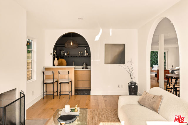 Image 18 of 43 For 3128 Stanford Avenue