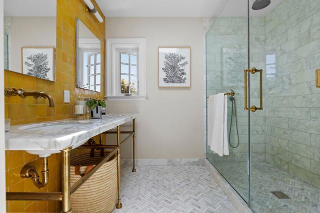 827 Walnut Avenue, Burlingame CA: https://media.crmls.org/mediaz/2c835651-7f35-4fd6-bb7c-25238371430d.jpg