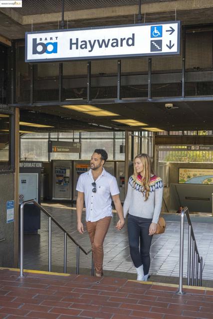 Image 10 of 15 For 500 Somi Ct.  307