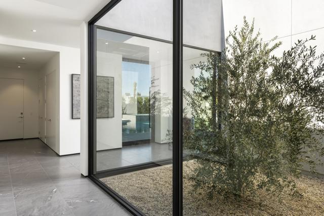 16 Via Linea, Rancho Mirage CA: https://media.crmls.org/mediaz/2c83cec3-7df2-483c-a12d-f2c62b2105cc.jpg