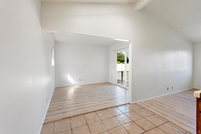 965 Highland Drive, Vista CA: https://media.crmls.org/mediaz/2c841cf8-591a-4b33-8e4e-ac43658b30cc.jpg