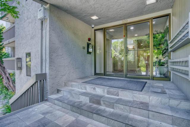 320 Palo Alto Avenue, Palo Alto CA: https://media.crmls.org/mediaz/2c870575-2239-4992-9343-2d80daae5a3d.jpg