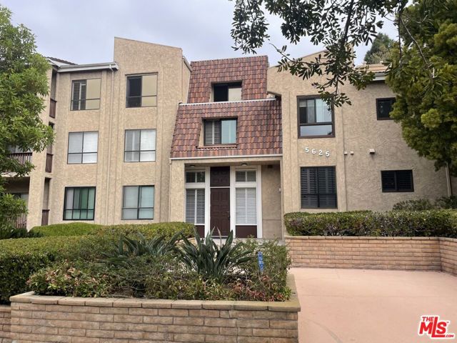5625 Cambridge Way, 301 photo 1