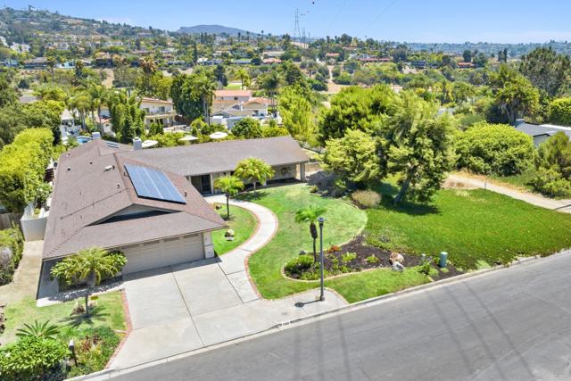 7068 Estrella De Mar, Carlsbad CA: https://media.crmls.org/mediaz/2c877cd0-6ec8-442b-9b12-9324742bcc52.jpg