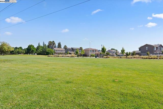5360 Trimonti Cir, Antioch CA: https://media.crmls.org/mediaz/2c879975-8946-4df9-9c2a-eea354687fd8.jpg