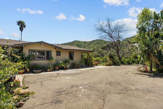 5682 Pine Grove Road, Santa Paula CA: https://media.crmls.org/mediaz/2c87dfa4-7ca4-42a4-9d45-988278fddf0c.jpg