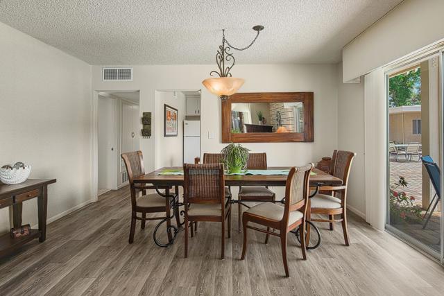 290 S San Jacinto Drive, Palm Springs CA: https://media.crmls.org/mediaz/2c87f7cd-a7ee-4c52-869c-15bec8682c30.jpg