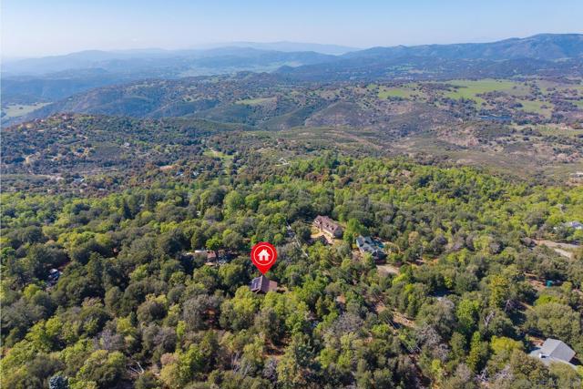 3131 Pera Alta Dr, Julian CA: https://media.crmls.org/mediaz/2c88a6c4-54c4-4686-83e6-31e1f0eab050.jpg