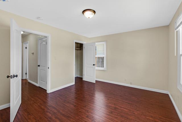 22013 Queen St, Castro Valley CA: https://media.crmls.org/mediaz/2c88c367-14a5-4013-abd5-97519bdfe47f.jpg
