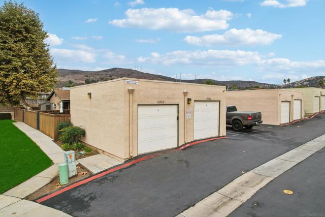 10220 Princess Sarit Way, Santee CA: https://media.crmls.org/mediaz/2c891974-71bd-468f-8049-0d056f6aaaea.jpg