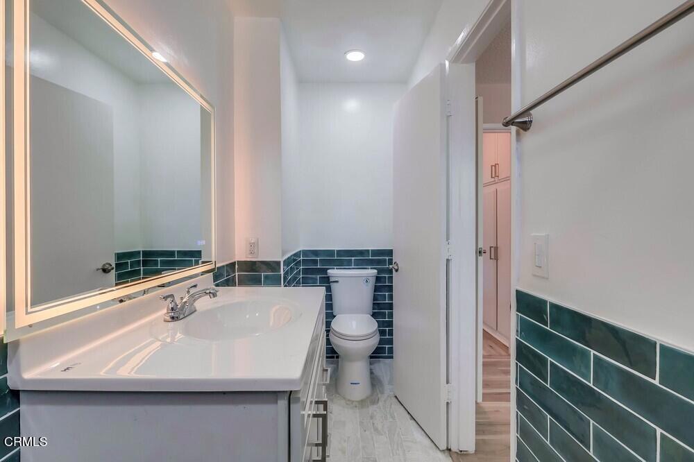 https://media.crmls.org/mediaz/2c892f55-ca6f-46de-b83f-7af3c2fdc9a8.jpg?preset=X-Large