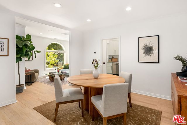 4313 Wilkinson Avenue, Studio City CA: https://media.crmls.org/mediaz/2c8975d1-620b-4cbd-b524-0b72684f5769.jpg