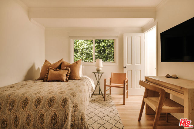 2610 Mandeville Canyon Road, Los Angeles CA: https://media.crmls.org/mediaz/2c8b552c-e165-4207-8ead-ddf561d3345a.jpg