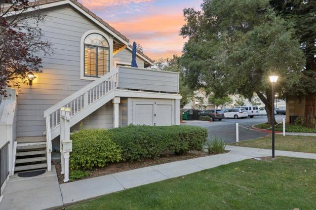 2890 Buena Crest Court, San Jose CA: https://media.crmls.org/mediaz/2c8c3919-a05e-42d1-b43b-53ca30d521f9.jpg