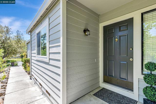 1806 Ridgeland Circle, Danville CA: https://media.crmls.org/mediaz/2c8cf35c-6130-4874-85da-04bc8110b0ea.jpg