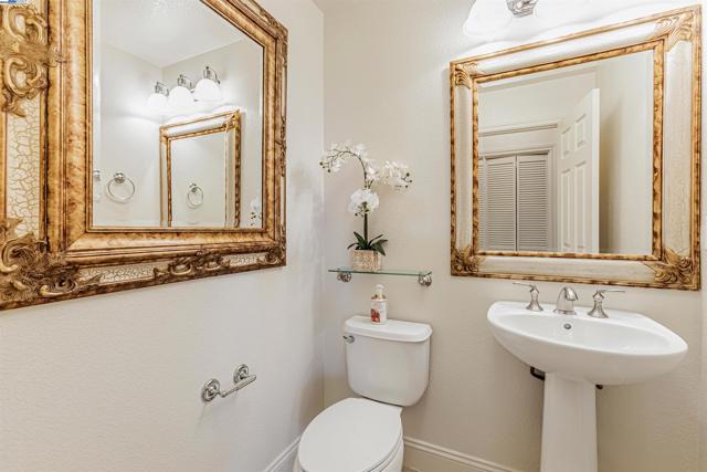 3493 Capoterra Way, Dublin CA: https://media.crmls.org/mediaz/2c8d9850-0310-4338-a6a0-11b9b77c8498.jpg