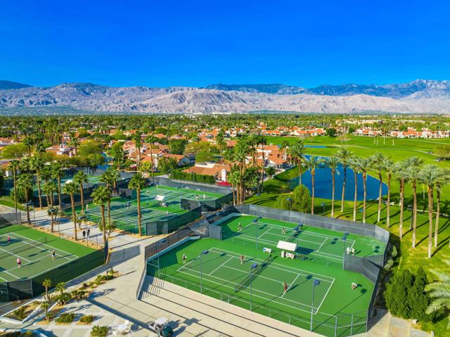 678 Vista Lago Circle N, Palm Desert, CA 92211