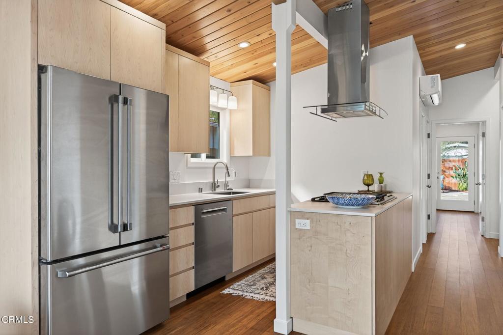 MLS #V1-33475 image #11