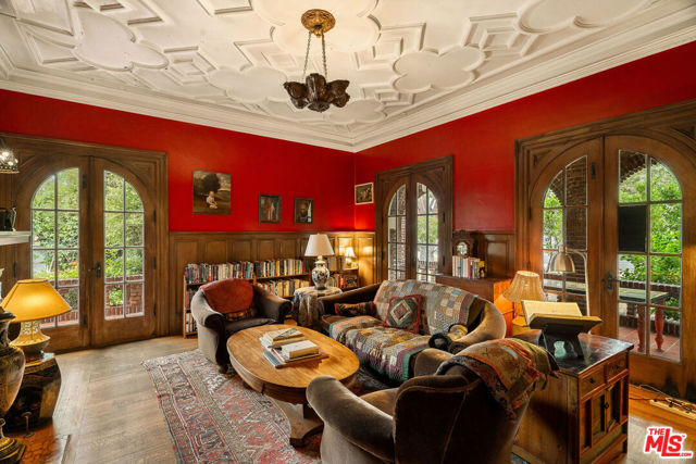1130 Westchester Place, Los Angeles CA: https://media.crmls.org/mediaz/2c8f19db-2f02-417e-a478-733a6fb88eb4.jpg