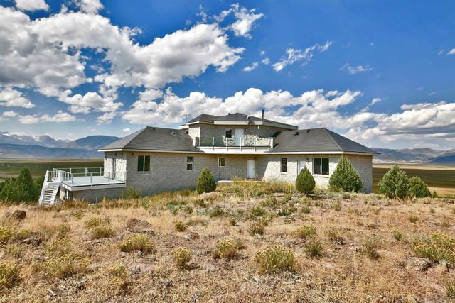 350 Aspen Lane, Bridgeport CA: https://media.crmls.org/mediaz/2c8f3fd2-b3ee-4f7c-9850-e7067e241943.jpg