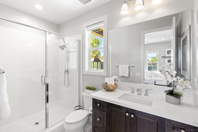 4706 Chase Ct, Carlsbad CA: https://media.crmls.org/mediaz/2c9049f8-ab19-4ad3-9ffb-91cb4d790471.jpg
