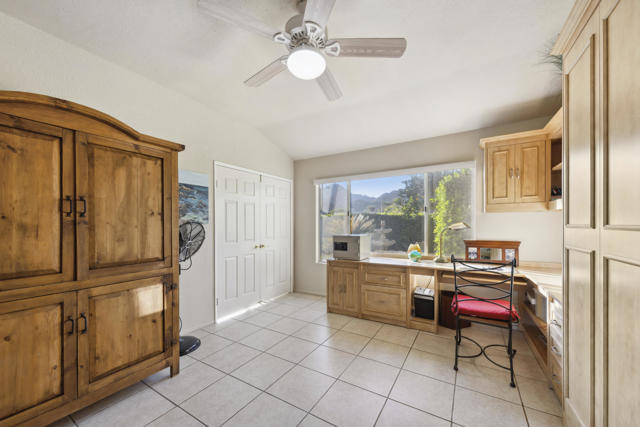 48538 Via Amistad, La Quinta CA: https://media.crmls.org/mediaz/2c904f9a-6335-445c-96ee-a9ca752cd854.jpg