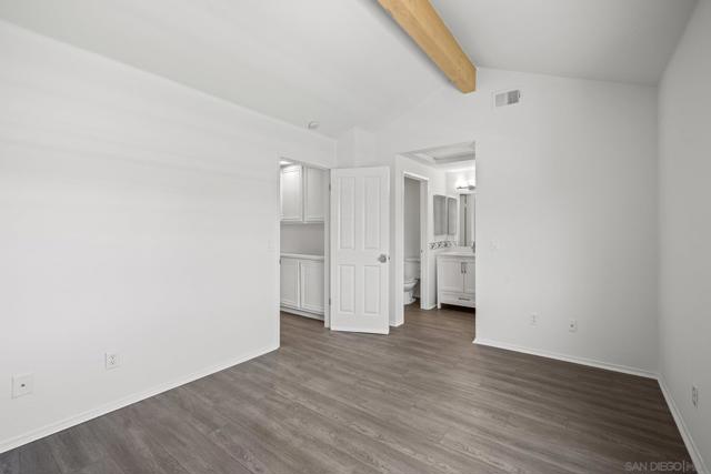 740 Breeze Hill Rd, Vista CA: https://media.crmls.org/mediaz/2c907da9-99f1-4fe3-8675-27b203222315.jpg