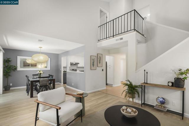 2510 Tea Tree Ct, Martinez CA: https://media.crmls.org/mediaz/2c90afbb-4b10-4e89-a61e-25dd902b8210.jpg