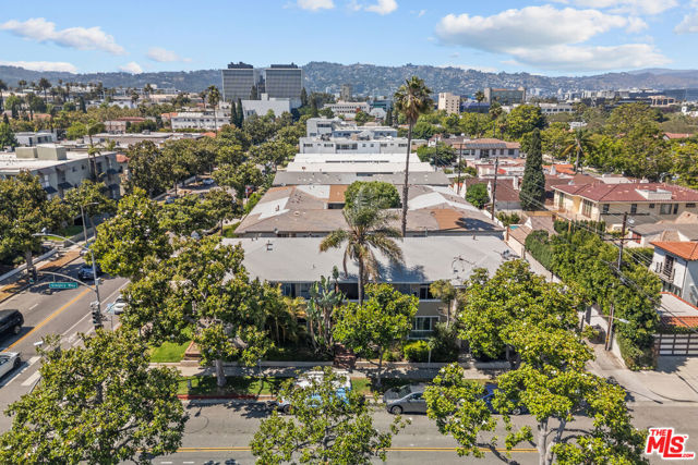 272 South Doheny Drive photo 1