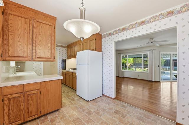 4975 Bel Escou Drive, San Jose CA: https://media.crmls.org/mediaz/2c910d32-59ec-427b-b548-0e65699891e1.jpg