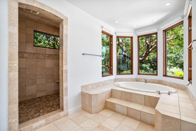 25926 Puerta Del Cajon, Monterey CA: https://media.crmls.org/mediaz/2c91354c-7760-43d6-aea8-9458fca3dd4d.jpg