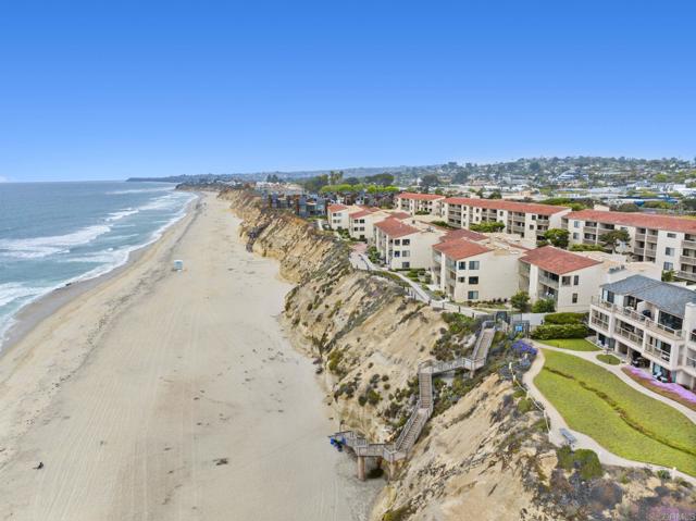 515 S Sierra Avenue, Solana Beach CA: https://media.crmls.org/mediaz/2c91da52-1758-4bec-99df-5d98564dcf39.jpg