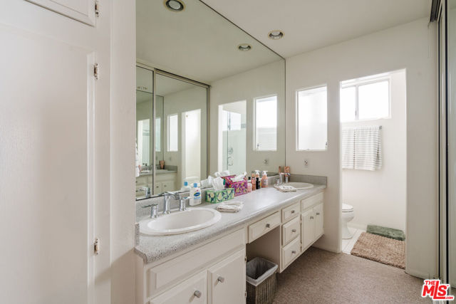 18203 Coastline Drive, Malibu CA: https://media.crmls.org/mediaz/2c92783d-4d60-4bb1-922f-81c3bf7f8603.jpg