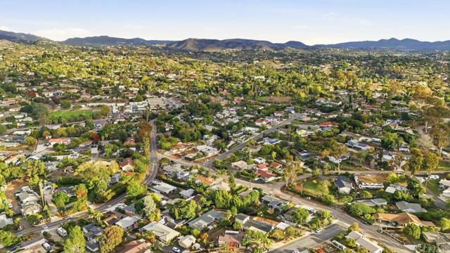 Detail Gallery Image 42 of 43 For 1019 Torole Cir, Vista,  CA 92084 - 3 Beds | 2 Baths