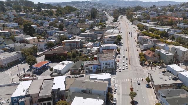 17 30th Street, San Francisco CA: https://media.crmls.org/mediaz/2c92adbd-0a58-4fab-a30c-cdd851b635f4.jpg