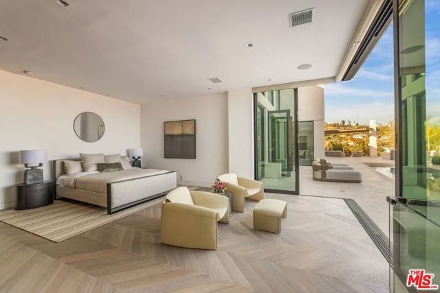 9405 Sierra Mar Place, Los Angeles CA: https://media.crmls.org/mediaz/2c92d8ea-c15d-4bfa-b7b0-6a5fc0b2bccd.jpg