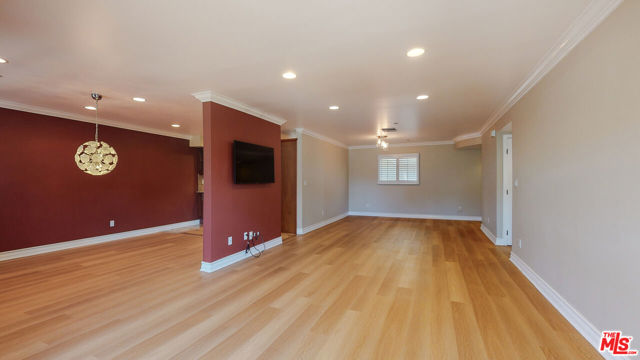 123 South CLARK Drive, 303 photo 4