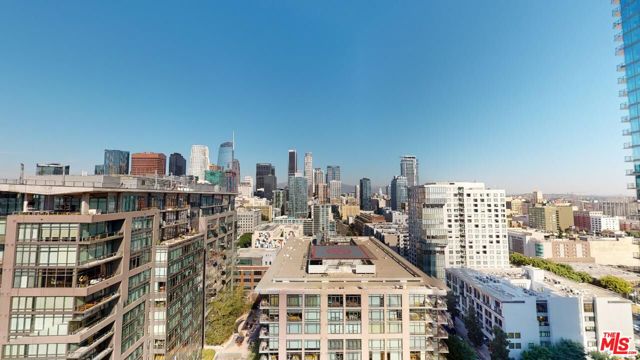 1155 S Grand Avenue, Los Angeles CA: https://media.crmls.org/mediaz/2c9354a0-539d-4cc2-8422-0a1c7ca72a19.jpg