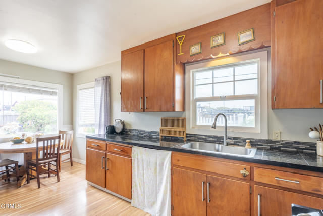 Detail Gallery Image 5 of 21 For 102 N Whipple St, Fort Bragg,  CA 95437 - 2 Beds | 1 Baths